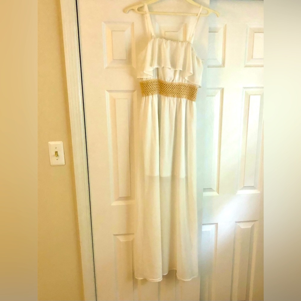 Beachy white maxi dress size small